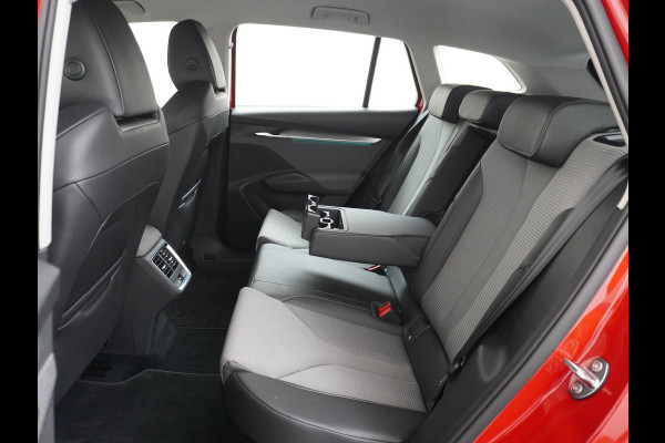 Škoda ENYAQ iV 60 180pk Apple Carplay Android Trekh. Camera Navi Led Lmv 19" PDC 3-zone-Ecc Cruise Control Stoel+Bank-Verwarmd Keyless Rijstrooksensor Virtual Cockpit Bluetooth Park-assist memory Connected services 1e Eigenaar Nieuwprijs €48.450,- Trekgewicht 1.000kg Accu-Garantie tot 13-02-2031 /160.000km