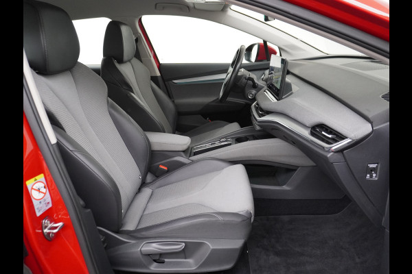 Škoda ENYAQ iV 60 180pk Apple Carplay Android Trekh. Camera Navi Led Lmv 19" PDC 3-zone-Ecc Cruise Control Stoel+Bank-Verwarmd Keyless Rijstrooksensor Virtual Cockpit Bluetooth Park-assist memory Connected services 1e Eigenaar Nieuwprijs €48.450,- Trekgewicht 1.000kg Accu-Garantie tot 13-02-2031 /160.000km