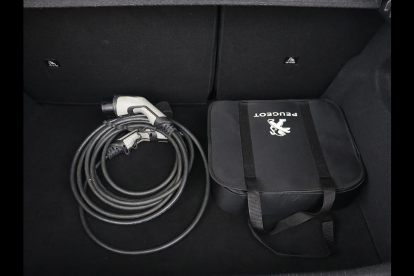 Peugeot e-208 EV Allure Pack 50 kWh | Camera | Carplay | Half leder | Full LED | Parkeerhulp | Climate control | Bluetooth | Cruise control