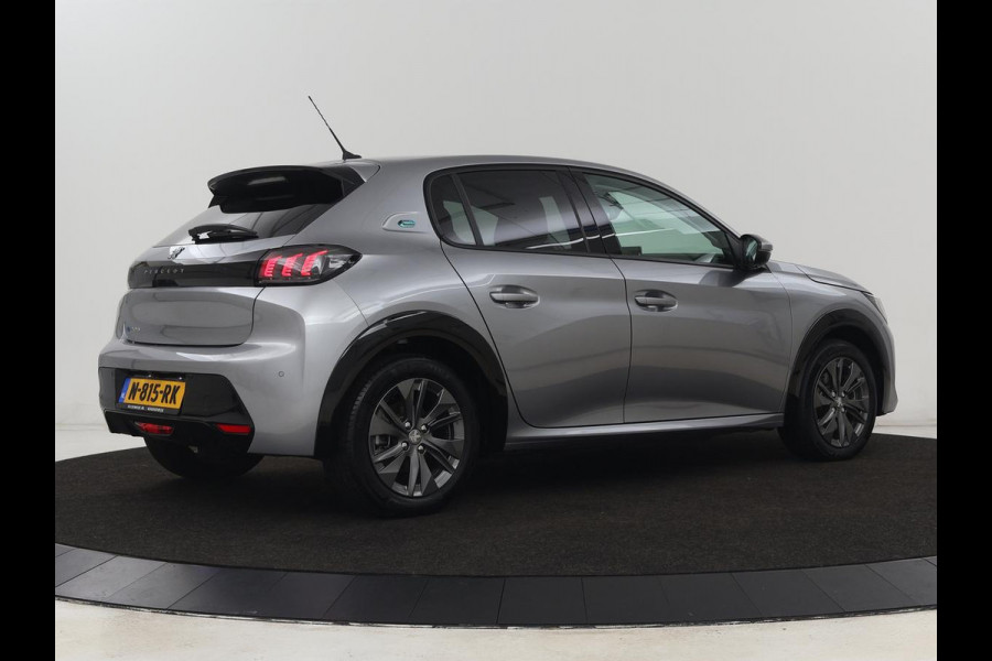 Peugeot e-208 EV Allure Pack 50 kWh | Camera | Carplay | Half leder | Full LED | Parkeerhulp | Climate control | Bluetooth | Cruise control