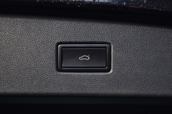 Volkswagen Tiguan TSI 150PK DSG 4MOTION COMFORTLINE BUSINESS NAVI/PDC/TREKHAAK