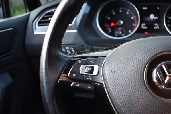 Volkswagen Tiguan TSI 150PK DSG 4MOTION COMFORTLINE BUSINESS NAVI/PDC/TREKHAAK