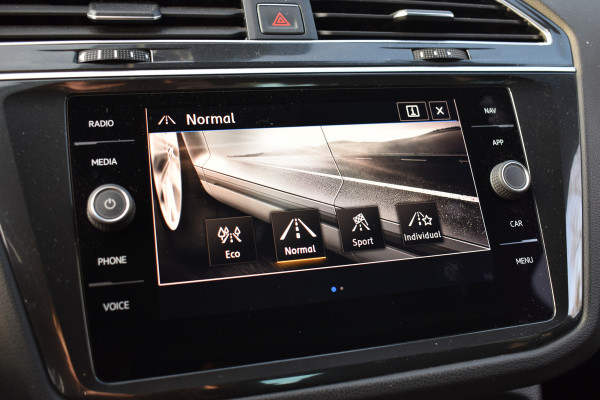 Volkswagen Tiguan TSI 150PK DSG 4MOTION COMFORTLINE BUSINESS NAVI/PDC/TREKHAAK