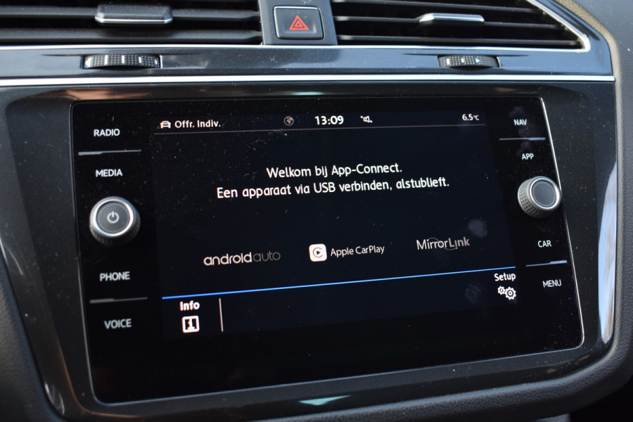 Volkswagen Tiguan TSI 150PK DSG 4MOTION COMFORTLINE BUSINESS NAVI/PDC/TREKHAAK