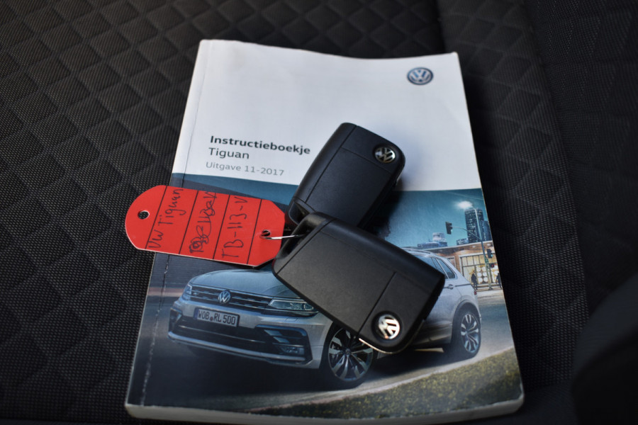 Volkswagen Tiguan TSI 150PK DSG 4MOTION COMFORTLINE BUSINESS NAVI/PDC/TREKHAAK