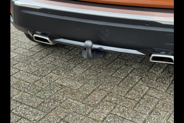 Peugeot 2008 1.2 PureTech GT Automaat Adaptive cruise Cruise control Achteruitrijcamera Apple / Android Focal audio Leer Trekhaak