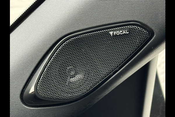 Peugeot 2008 1.2 PureTech GT Automaat Adaptive cruise Cruise control Achteruitrijcamera Apple / Android Focal audio Leer Trekhaak