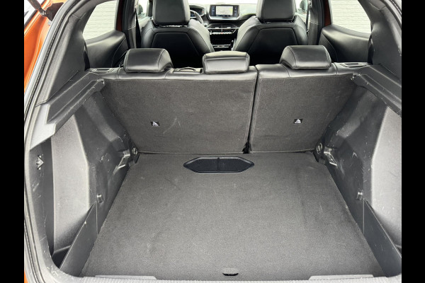 Peugeot 2008 1.2 PureTech GT Automaat Adaptive cruise Cruise control Achteruitrijcamera Apple / Android Focal audio Leer Trekhaak