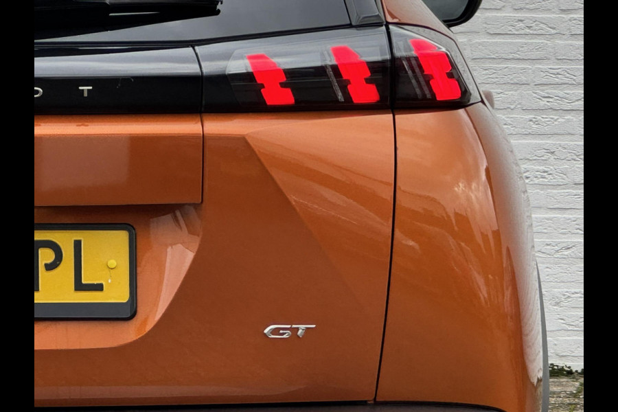 Peugeot 2008 1.2 PureTech GT Automaat Adaptive cruise Cruise control Achteruitrijcamera Apple / Android Focal audio Leer Trekhaak