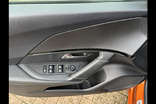 Peugeot 2008 1.2 PureTech GT Automaat Adaptive cruise Cruise control Achteruitrijcamera Apple / Android Focal audio Leer Trekhaak