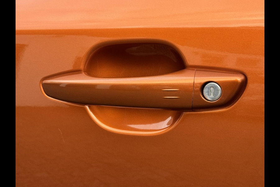 Peugeot 2008 1.2 PureTech GT Automaat Adaptive cruise Cruise control Achteruitrijcamera Apple / Android Focal audio Leer Trekhaak