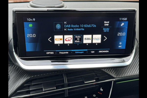 Peugeot 2008 1.2 PureTech GT Automaat Adaptive cruise Cruise control Achteruitrijcamera Apple / Android Focal audio Leer Trekhaak