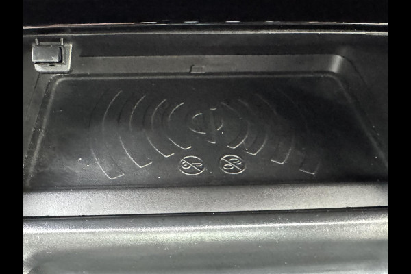 Peugeot 2008 1.2 PureTech GT Automaat Adaptive cruise Cruise control Achteruitrijcamera Apple / Android Focal audio Leer Trekhaak