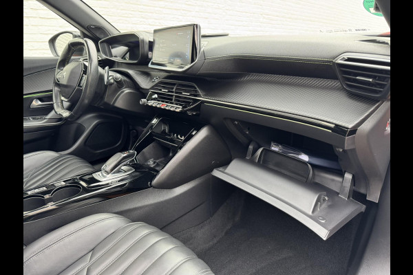 Peugeot 2008 1.2 PureTech GT Automaat Adaptive cruise Cruise control Achteruitrijcamera Apple / Android Focal audio Leer Trekhaak