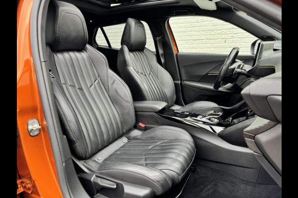Peugeot 2008 1.2 PureTech GT Automaat Adaptive cruise Cruise control Achteruitrijcamera Apple / Android Focal audio Leer Trekhaak