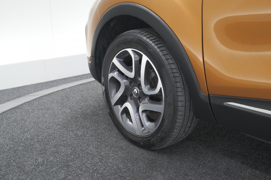 Renault Captur TCe 120 EDC Intens | Camera | Stoelverwarming | Navigatie | Parkeersensoren