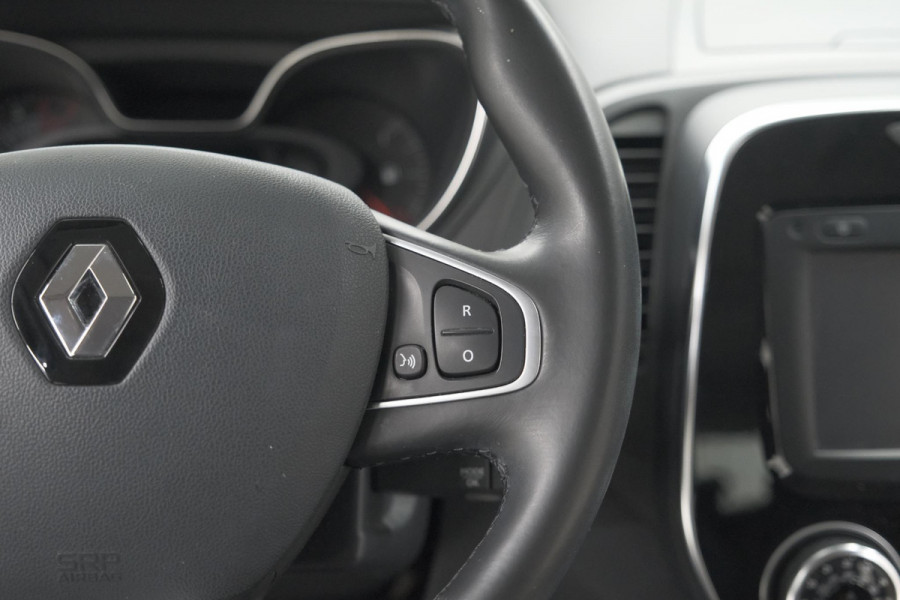 Renault Captur TCe 120 EDC Intens | Camera | Stoelverwarming | Navigatie | Parkeersensoren