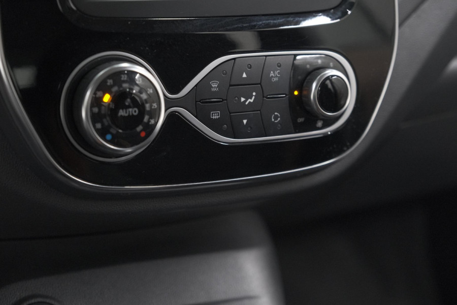 Renault Captur TCe 120 EDC Intens | Camera | Stoelverwarming | Navigatie | Parkeersensoren