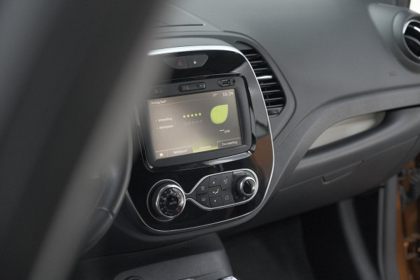 Renault Captur TCe 120 EDC Intens | Camera | Stoelverwarming | Navigatie | Parkeersensoren