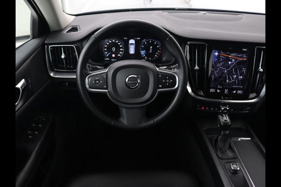 Volvo V60 2.0 T5 Momentum | 1e eigenaar | Leder | Trekhaak | Adaptive cruise | Stoelverwarming | Carplay | Navigatie | 18'' | Climate control | Parkeerhulp