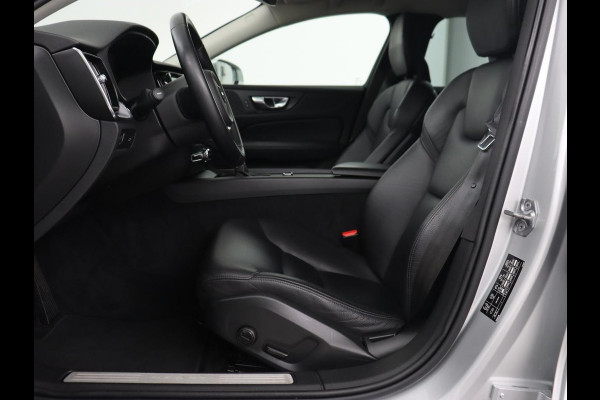 Volvo V60 2.0 T5 Momentum | 1e eigenaar | Leder | Trekhaak | Adaptive cruise | Stoelverwarming | Carplay | Navigatie | 18'' | Climate control | Parkeerhulp