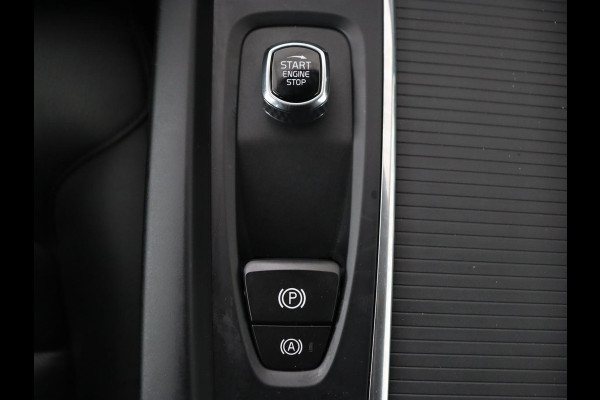 Volvo V60 2.0 T5 Momentum | 1e eigenaar | Leder | Trekhaak | Adaptive cruise | Stoelverwarming | Carplay | Navigatie | 18'' | Climate control | Parkeerhulp