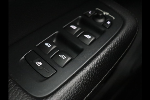 Volvo V60 2.0 T5 Momentum | 1e eigenaar | Leder | Trekhaak | Adaptive cruise | Stoelverwarming | Carplay | Navigatie | 18'' | Climate control | Parkeerhulp