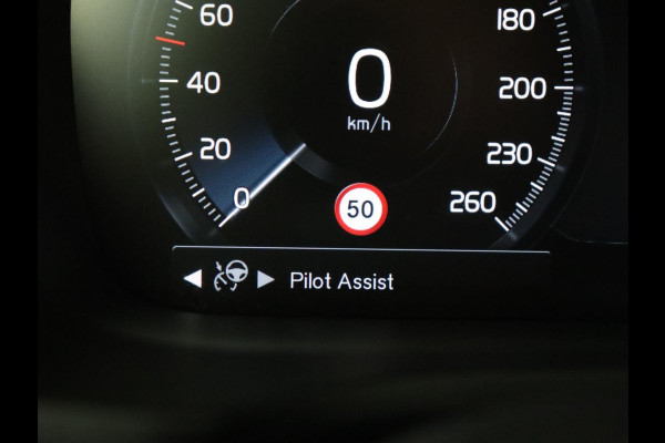 Volvo V60 2.0 T5 Momentum | 1e eigenaar | Leder | Trekhaak | Adaptive cruise | Stoelverwarming | Carplay | Navigatie | 18'' | Climate control | Parkeerhulp