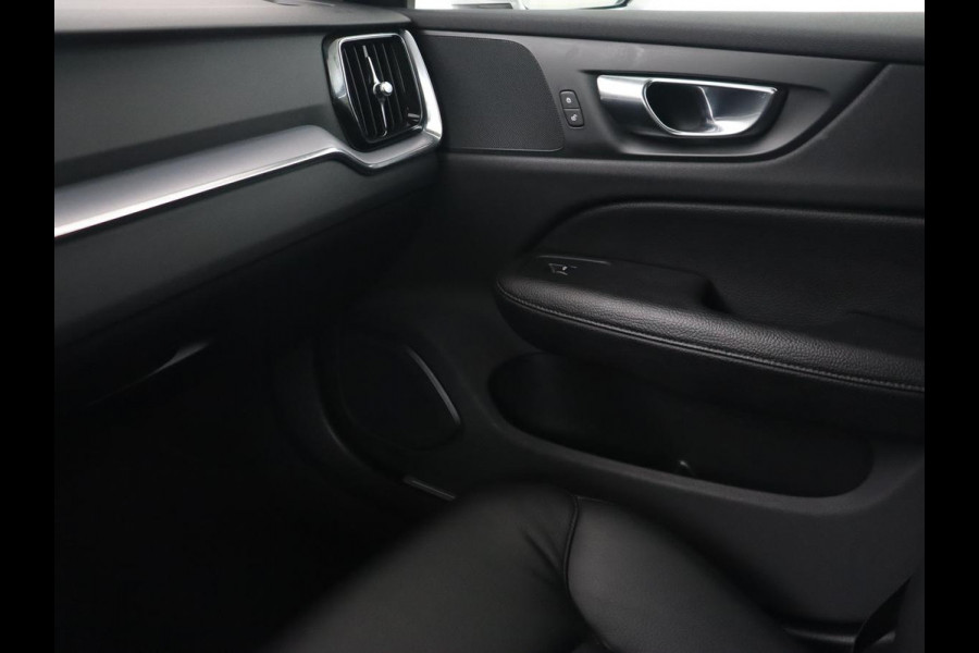 Volvo V60 2.0 T5 Momentum | 1e eigenaar | Leder | Trekhaak | Adaptive cruise | Stoelverwarming | Carplay | Navigatie | 18'' | Climate control | Parkeerhulp