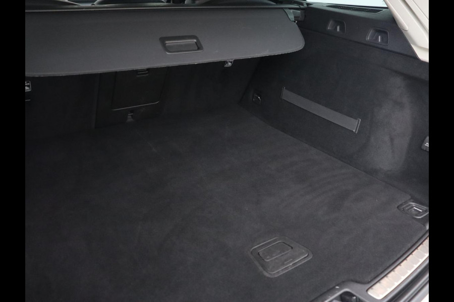 Volvo V60 2.0 T5 Momentum | 1e eigenaar | Leder | Trekhaak | Adaptive cruise | Stoelverwarming | Carplay | Navigatie | 18'' | Climate control | Parkeerhulp