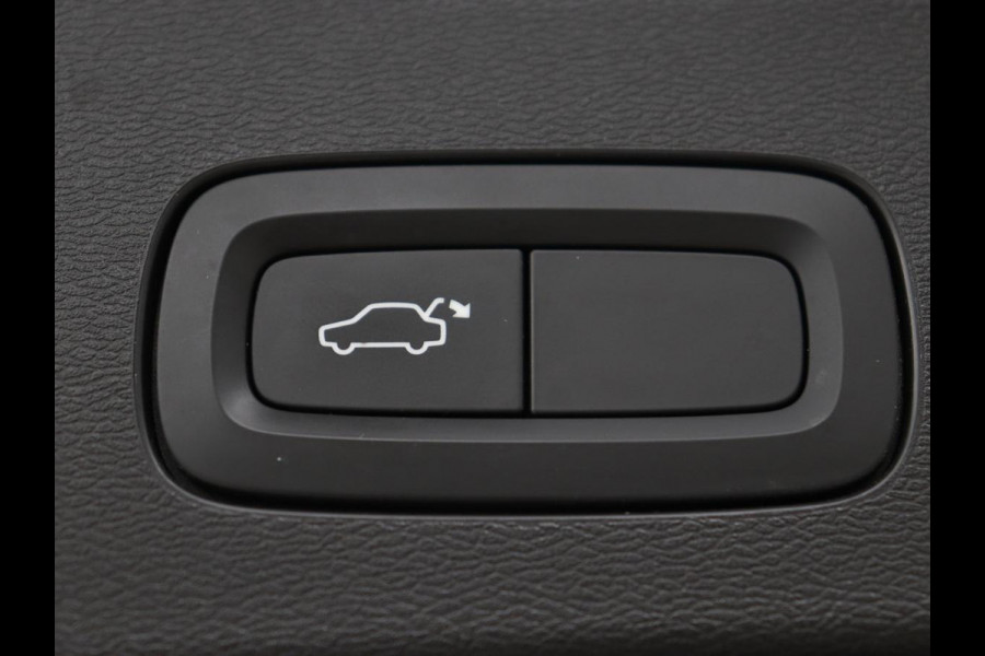 Volvo V60 2.0 T5 Momentum | 1e eigenaar | Leder | Trekhaak | Adaptive cruise | Stoelverwarming | Carplay | Navigatie | 18'' | Climate control | Parkeerhulp