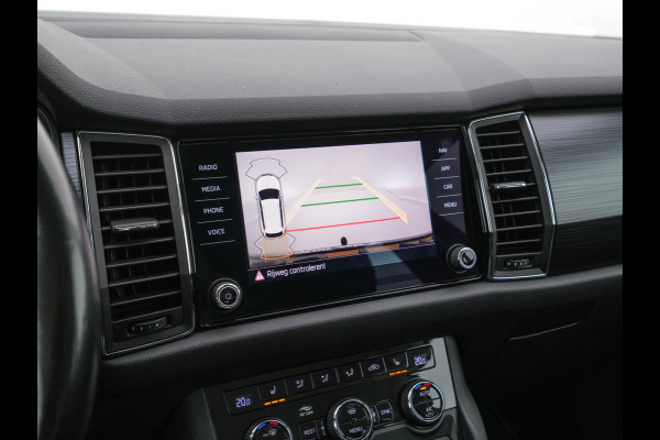 Škoda Kodiaq 1.5 TSI Business Edition (INCL-BTW) *ADAPTIVE-CRUISE | LEATHER-FABRIC | FULL-LED | CANTON-SOUND | HEATED-SPORTSEATS | KEYLESS | NAVI-FULLMAP | CAMERA | DAB+ | ECC | PDC | TOWBAR | 18''ALU*