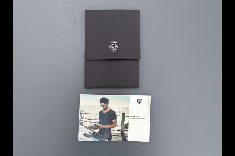 Peugeot e-2008 EV Allure Pack 50kWh SOH 89% Navi* Ecc 360°Camera Apple Carplay Android Auto Cruise Control Lmv 17" Led Keyless Privacy Glas Rijstrooksensor 1e Eigenaar Origineel Nederlandse Auto