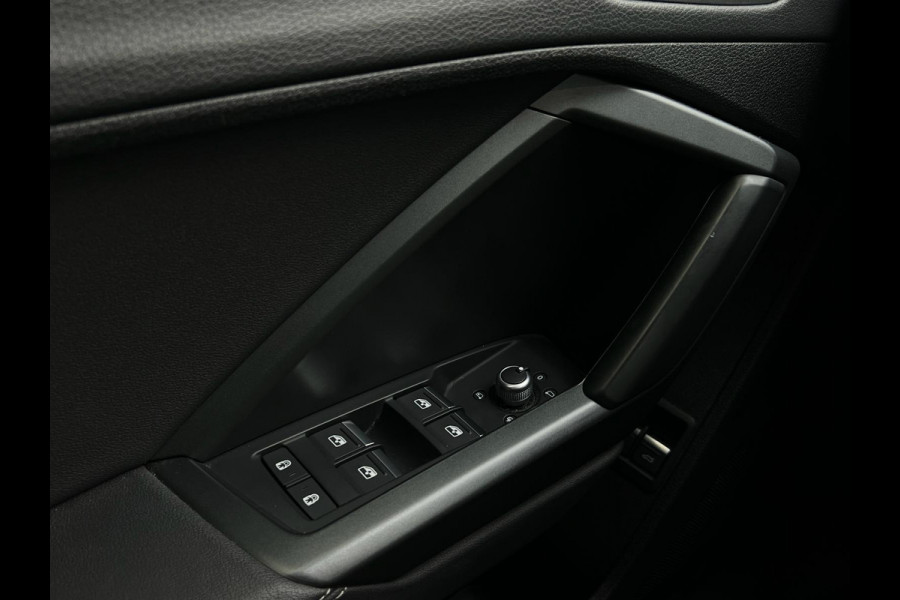 Audi Q3 45 TFSI e S edition CARPLAY | CAMERA | VIRTUAL DASH | ADAPTIEVE CRUISE |