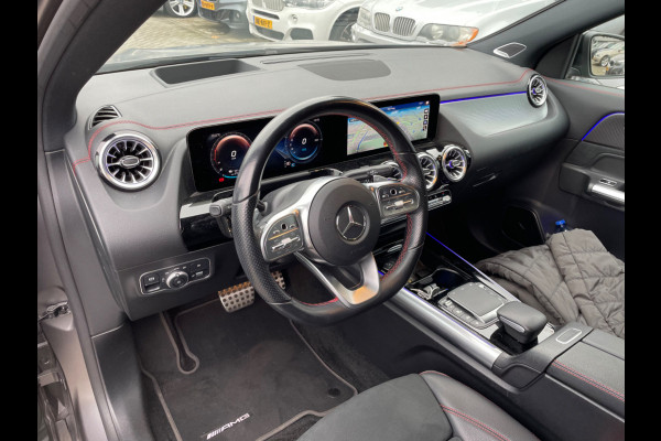 Mercedes-Benz EQA 250 Business Solution AMG 67 kWh / Panoramadak / Camera / Head-up / Memory Seats / Burmester / 20'' / Sfeerverlichting / CarPlay / Stoelverwarming / Dodehoek / Cruise Control