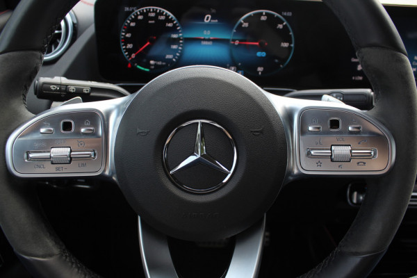 Mercedes-Benz EQA 250 Business Solution AMG 67 kWh / Panoramadak / Camera / Head-up / Memory Seats / Burmester / 20'' / Sfeerverlichting / CarPlay / Stoelverwarming / Dodehoek / Cruise Control