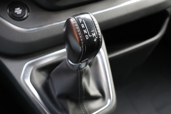 Renault Trafic 2.0 dCi 170 PK L2H1 DC | CarPlay | Camera | Navigatie | LED Koplampen | Climate control | Trekhaak | Cruise control | 5-Zitter | Nieuwe APK | NAP Logisch