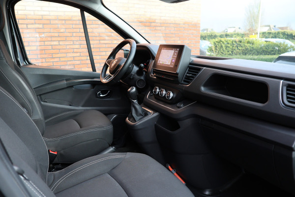 Renault Trafic 2.0 dCi 170 PK L2H1 DC | CarPlay | Camera | Navigatie | LED Koplampen | Climate control | Trekhaak | Cruise control | 5-Zitter | Nieuwe APK | NAP Logisch