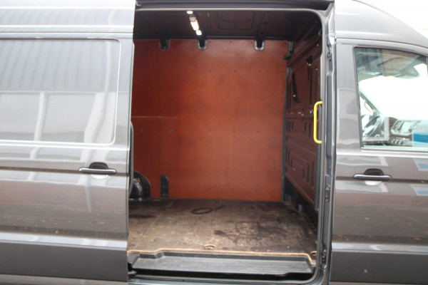 Volkswagen Crafter 35 2.0 TDI L3H3 140PK / Trekhaak / Camera / 3000 trekgewicht