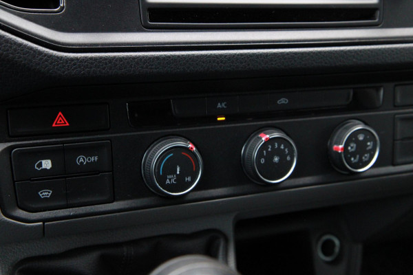 Volkswagen Crafter 35 2.0 TDI L3H3 140PK / Trekhaak / Camera / 3000 trekgewicht