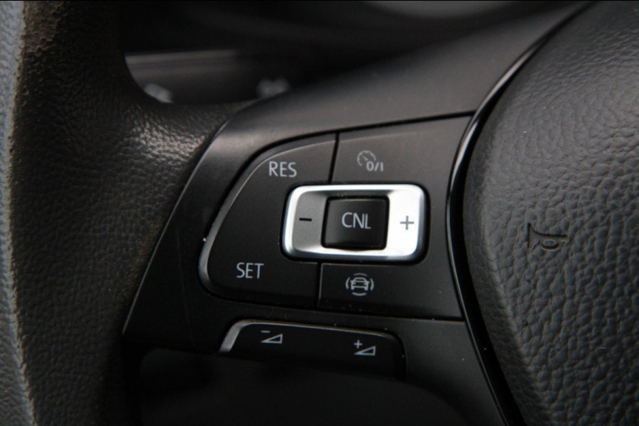 Volkswagen Crafter 35 2.0 TDI L3H3 140PK / Trekhaak / Camera / 3000 trekgewicht