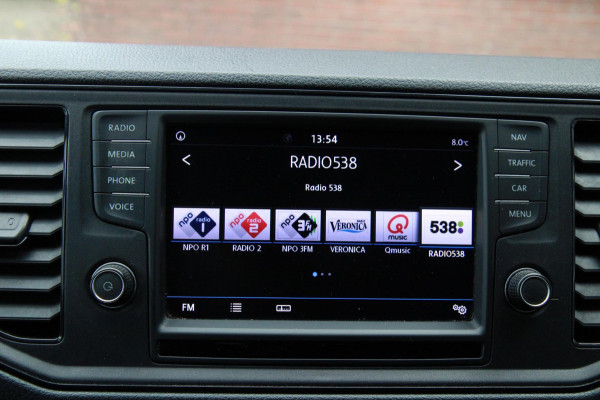 Volkswagen Crafter 35 2.0 TDI L3H3 140PK / Trekhaak / Camera / 3000 trekgewicht