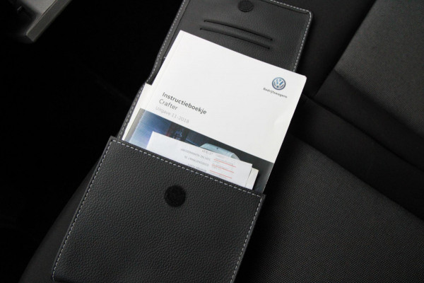 Volkswagen Crafter 35 2.0 TDI L3H3 140PK / Trekhaak / Camera / 3000 trekgewicht