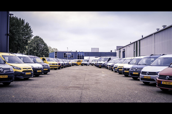 Volkswagen Crafter 35 2.0 TDI L3H3 140PK / Trekhaak / Camera / 3000 trekgewicht