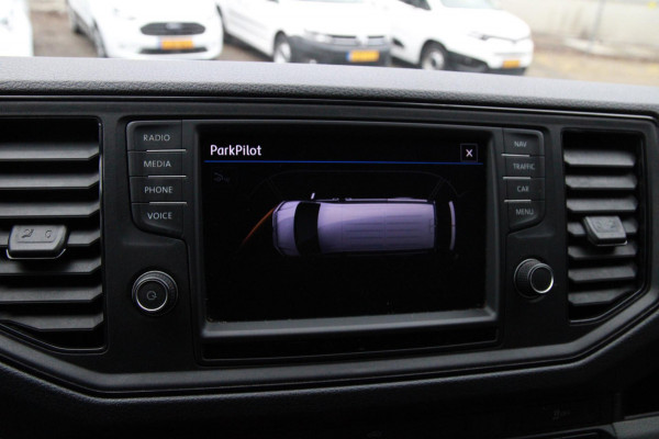 Volkswagen Crafter 35 2.0 TDI L3H3 140PK / Trekhaak / Camera / 3000 trekgewicht