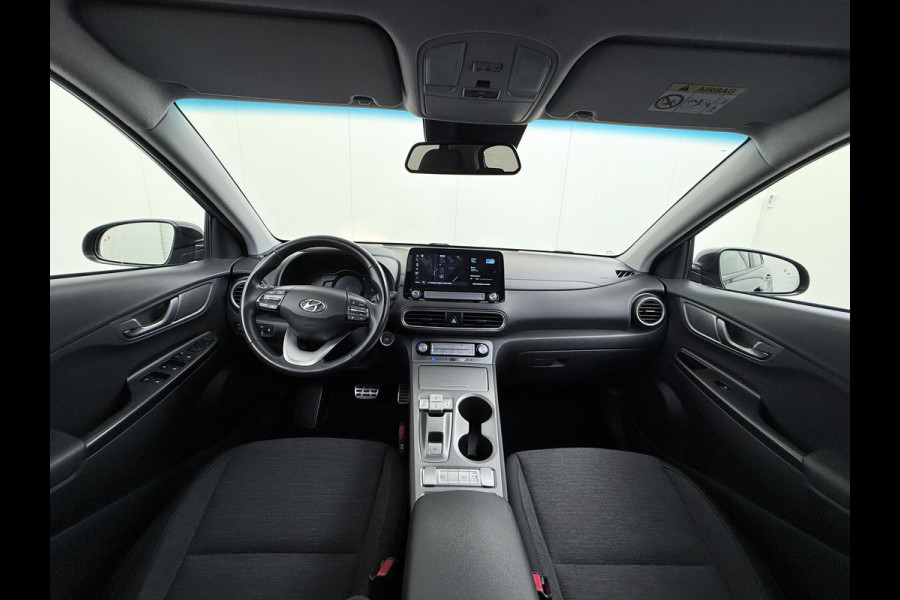 Hyundai Kona EV 64kWh SOH 100% Warmtepomp Head Up Display Adap.Cruise Navi Ecc Camera Apple Carplay Android Auto Pdc Fashion Lane Assist Dodehoekwaarschuwing Keyless Privacy Glas DAB FCA 1e Eigenaar Origineel Nederlandse Auto