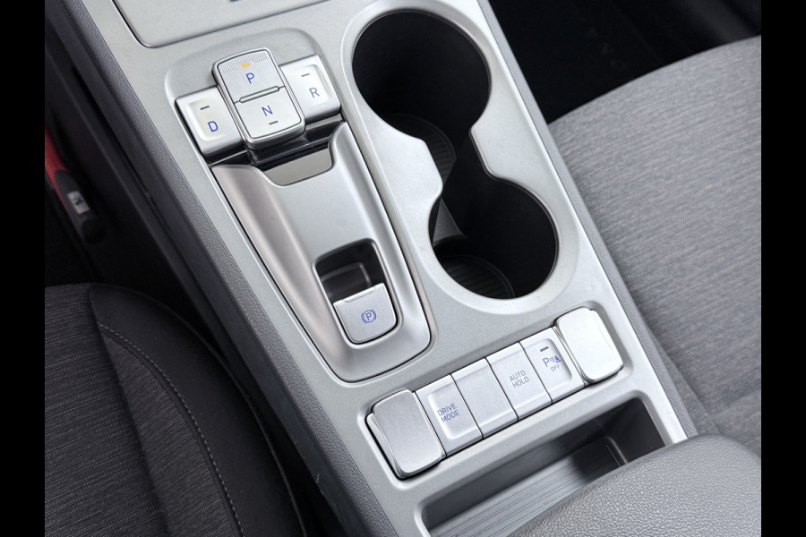 Hyundai Kona EV 64kWh SOH 100% Warmtepomp Head Up Display Adap.Cruise Navi Ecc Camera Apple Carplay Android Auto Pdc Fashion Lane Assist Dodehoekwaarschuwing Keyless Privacy Glas DAB FCA 1e Eigenaar Origineel Nederlandse Auto