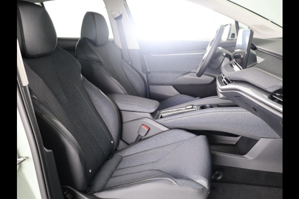 Škoda Elroq 60 Business Edition - Tour | Trekhaak | 20 inch | Adaptive Cruise Control | Navigatie | Blind Spot | Stoelverwarming |