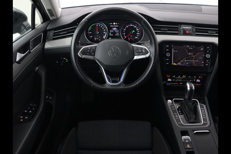 Volkswagen Passat 1.4 TSI PHEV GTE | Stoelverwarming | Massage | Carplay | Navigatie | Matrix LED | Camera | Park Assist | Adaptive cruise | Side Assist | Plug In