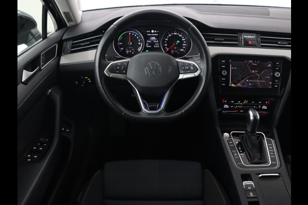 Volkswagen Passat 1.4 TSI PHEV GTE | Stoelverwarming | Massage | Carplay | Navigatie | Matrix LED | Camera | Park Assist | Adaptive cruise | Side Assist | Plug In